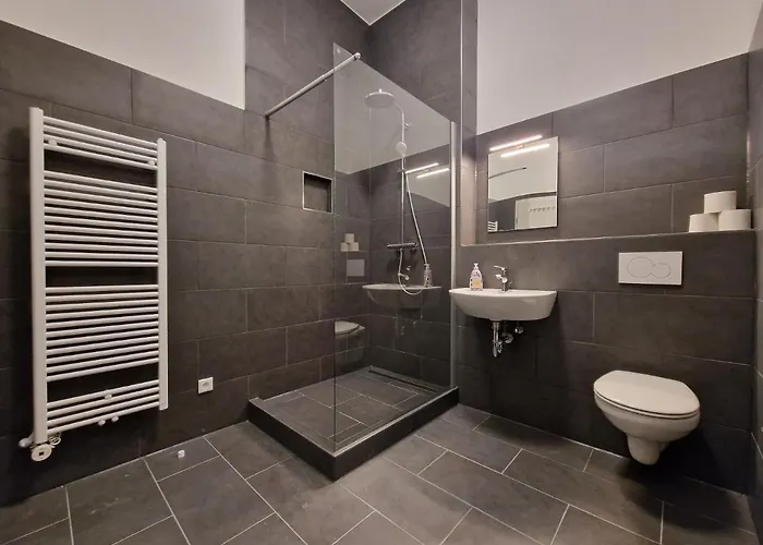 شقة Tolstov - 300m2 Loft With 7 - 15 Min Messe Dus & Old Town Dus