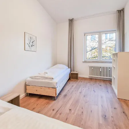 Apartmán Tolstov - 300m2 Loft With 7 - 15 Min Messe Dus & Old Town Dus *