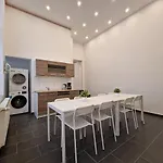 Tolstov - 300m2 Loft With 7 - 15 Min Messe Dus & Old Town Dus