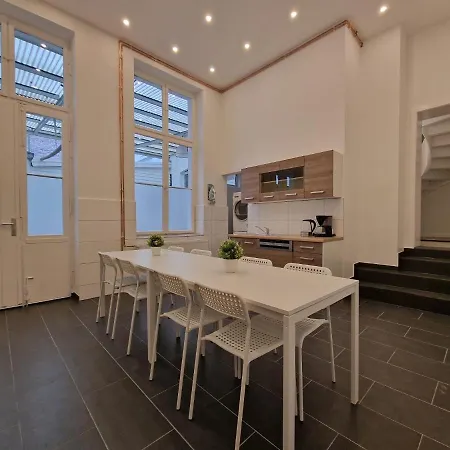Tolstov - 300m2 Loft With 7 - 15 Min Messe Dus & Old Town Dus Apartmán *