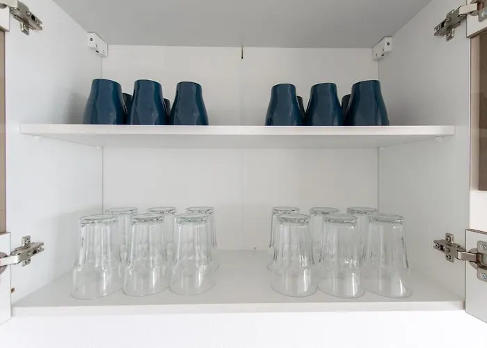 Tolstov - 300m2 Loft With 7 - 15 Min Messe Dus & Old Town Dus